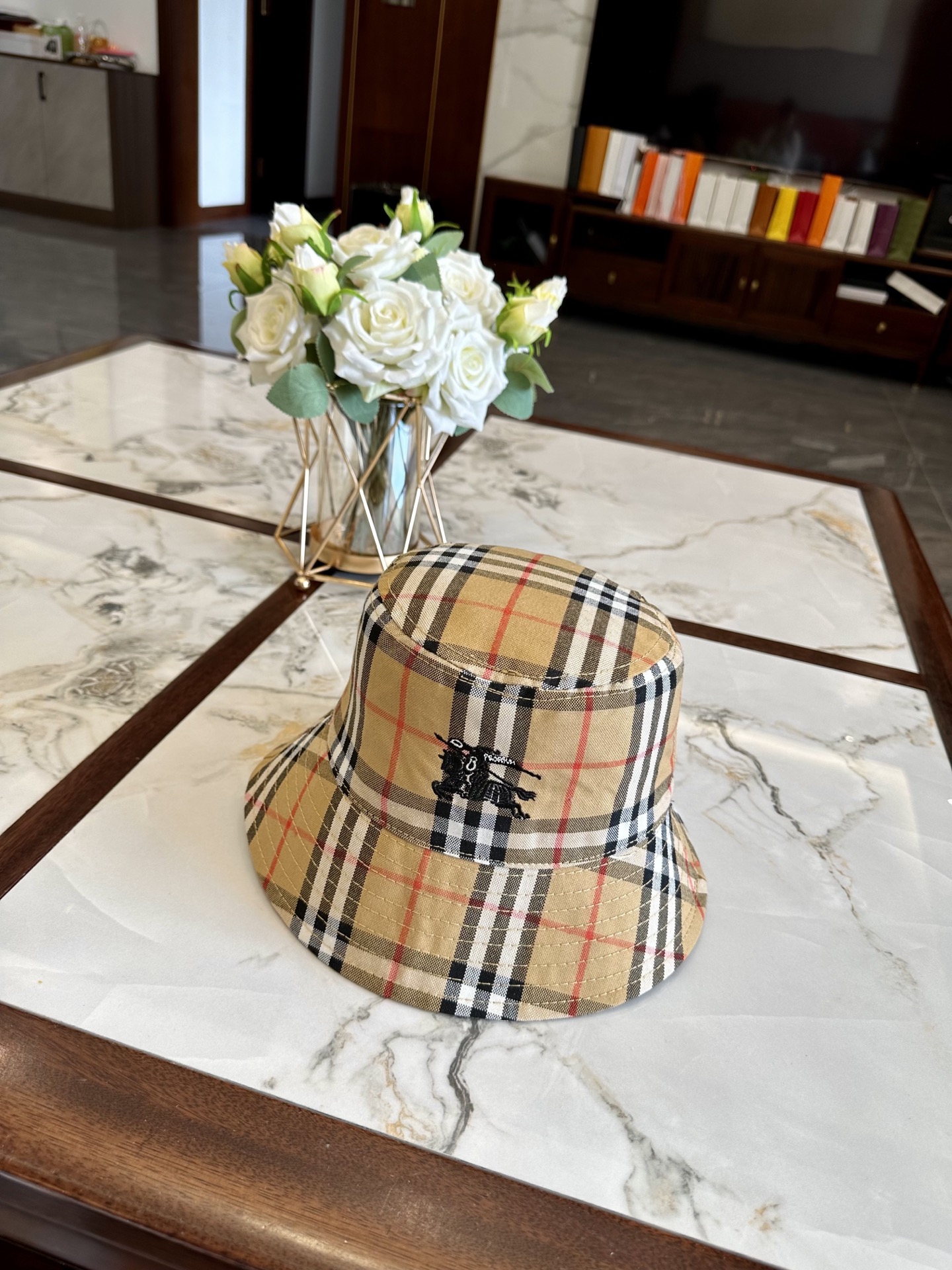 burberry hat model 02